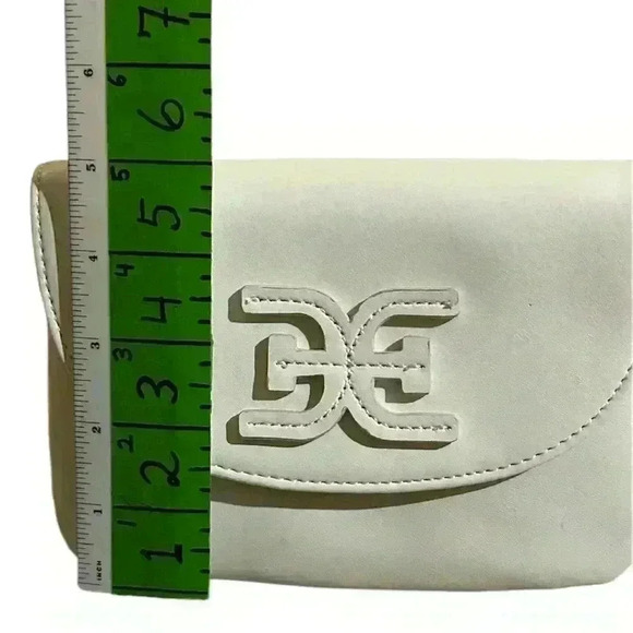 Sam Edelman Emily white shoulder/waist bag. - Picture 8 of 9